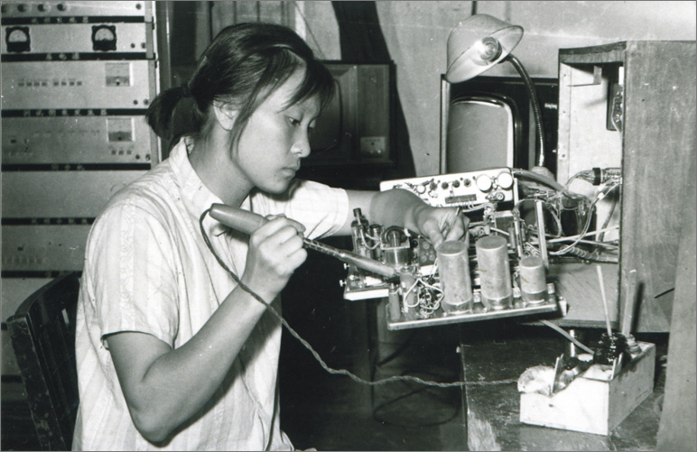 1970年，中國誕生第一臺彩色電視機，數(shù)年之后，長虹才開始電視機的研制