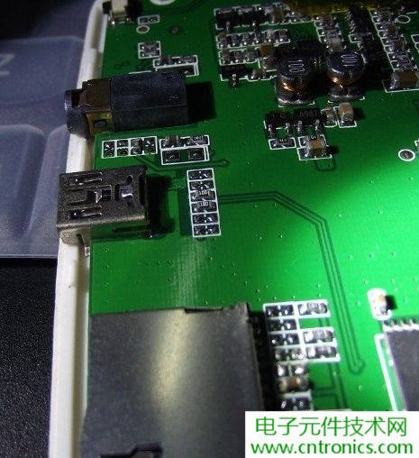 探秘電子紙！一款電紙書的電子墨水屏拆解