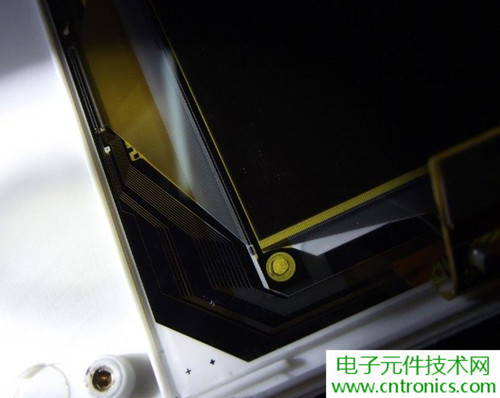 探秘電子紙！一款電紙書的電子墨水屏拆解