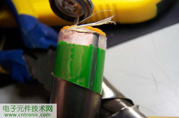 筆記本電池拆解，探秘電池內(nèi)部結(jié)構(gòu)