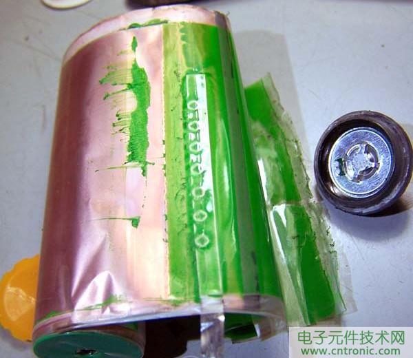 筆記本電池拆解，探秘電池內(nèi)部結(jié)構(gòu)