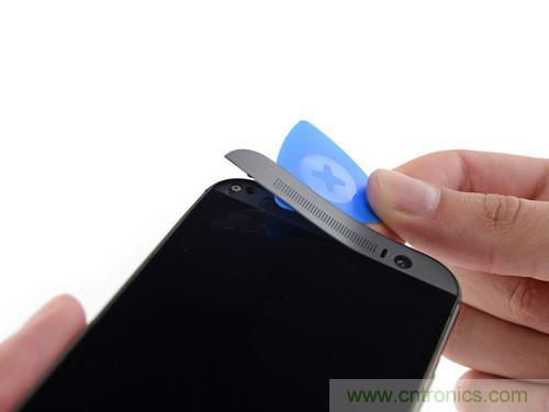 牛人強拆！新HTC One(M8)真機精密做工難修理