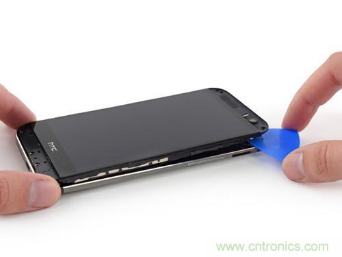 牛人強拆！新HTC One(M8)真機精密做工難修理