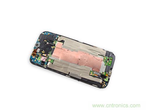牛人強拆！新HTC One(M8)真機精密做工難修理