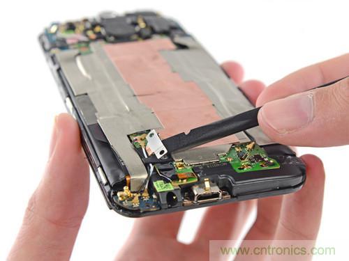 牛人強拆！新HTC One(M8)真機精密做工難修理