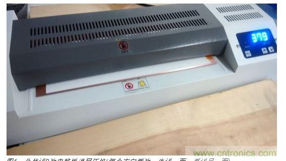 總共送8次電路板進(jìn)層壓機(jī)(每個(gè)方向兩次，先送一面，再送另一面)