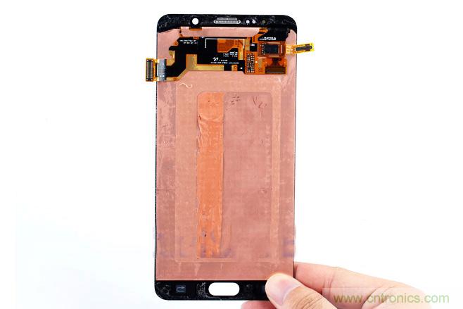 Galaxy Note5拆解，與S系列差距日漸模糊