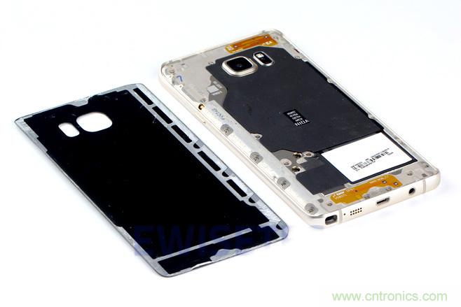Galaxy Note5拆解，與S系列差距日漸模糊