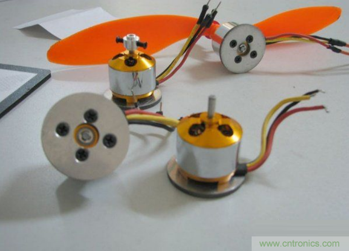 無(wú)人機(jī) DIY 制作全過程，酷得不要不要的！