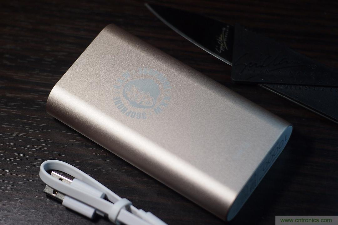 移動(dòng)電源也玩雙引擎？快到你想象不到