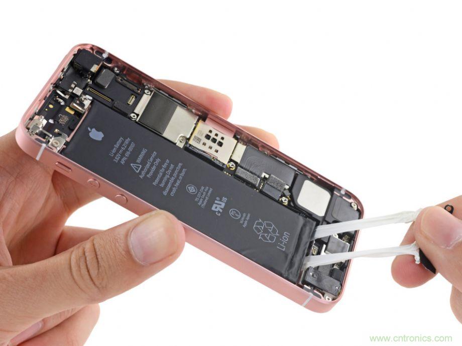 有什么地方?jīng)]有變？iPhone SE真機(jī)拆解