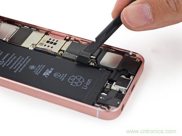 有什么地方?jīng)]有變？iPhone SE真機(jī)拆解