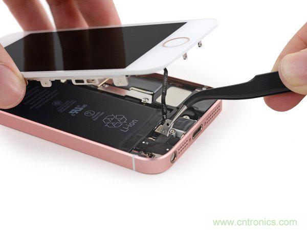有什么地方?jīng)]有變？iPhone SE真機(jī)拆解