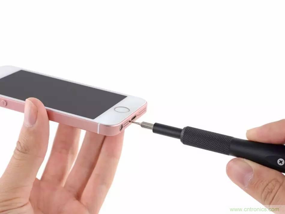 有什么地方?jīng)]有變？iPhone SE真機(jī)拆解