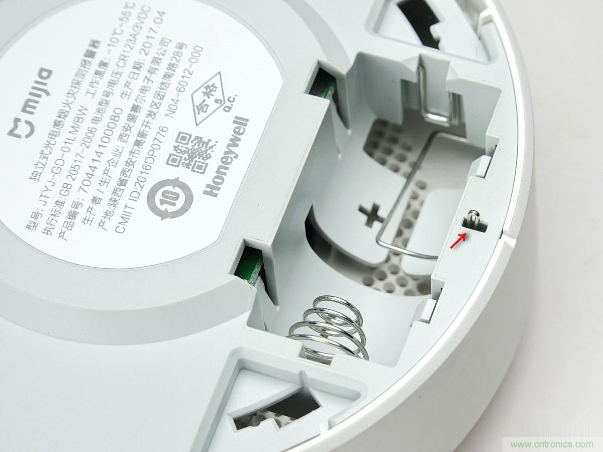 小米煙霧報(bào)警器拆解：一顆電池可用五年是如何做到的？