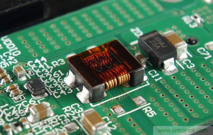 拆解對比：系出同門，小米、紫米無線充電器的差別有多大？
