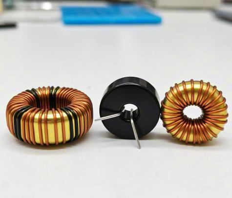 磁珠電感、磁環(huán)電感與色環(huán)電感：電磁濾波世界的三重變奏曲